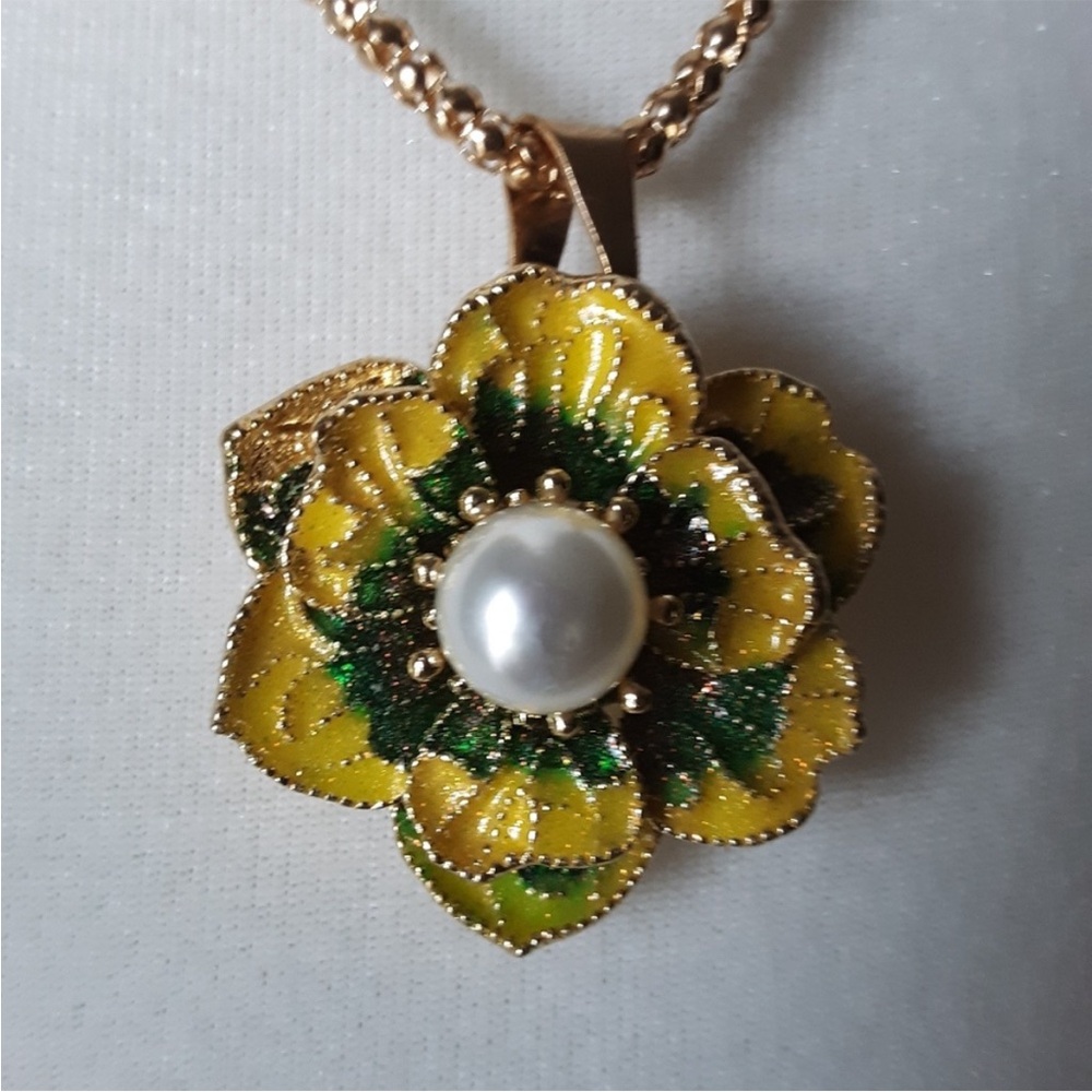 Betsey Johnson Necklace Brooch Pin Pansy Violet Pearl NWT